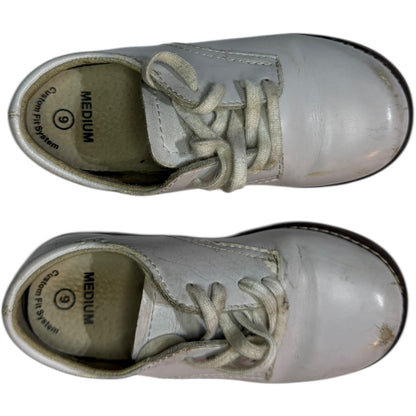 Footmates White Oxford Shoes size 9 gently used