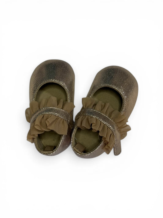 Gold Glitter Slipper NWOT size 2 gently used